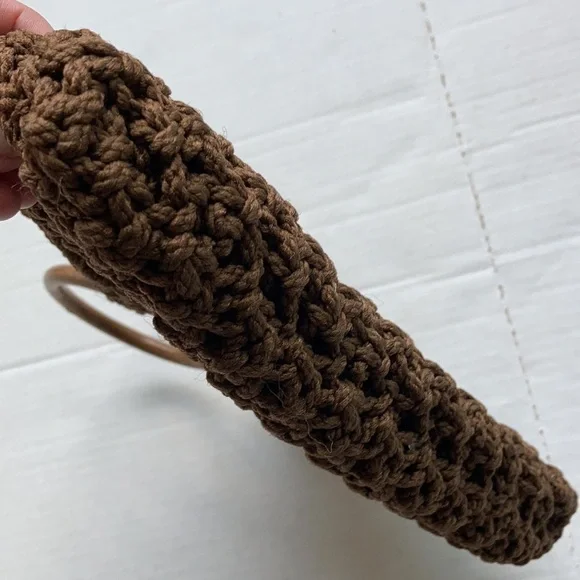 Brown crochet small wood ring handle purse - Picture 6 of 11